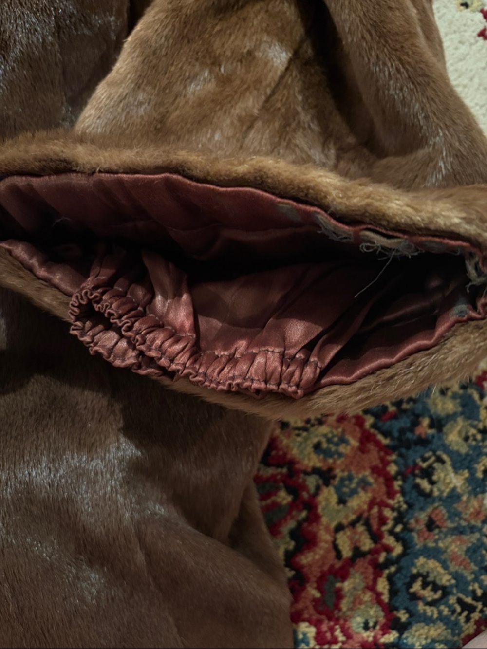 Otter Fur Coat - Picture 5 of 11
